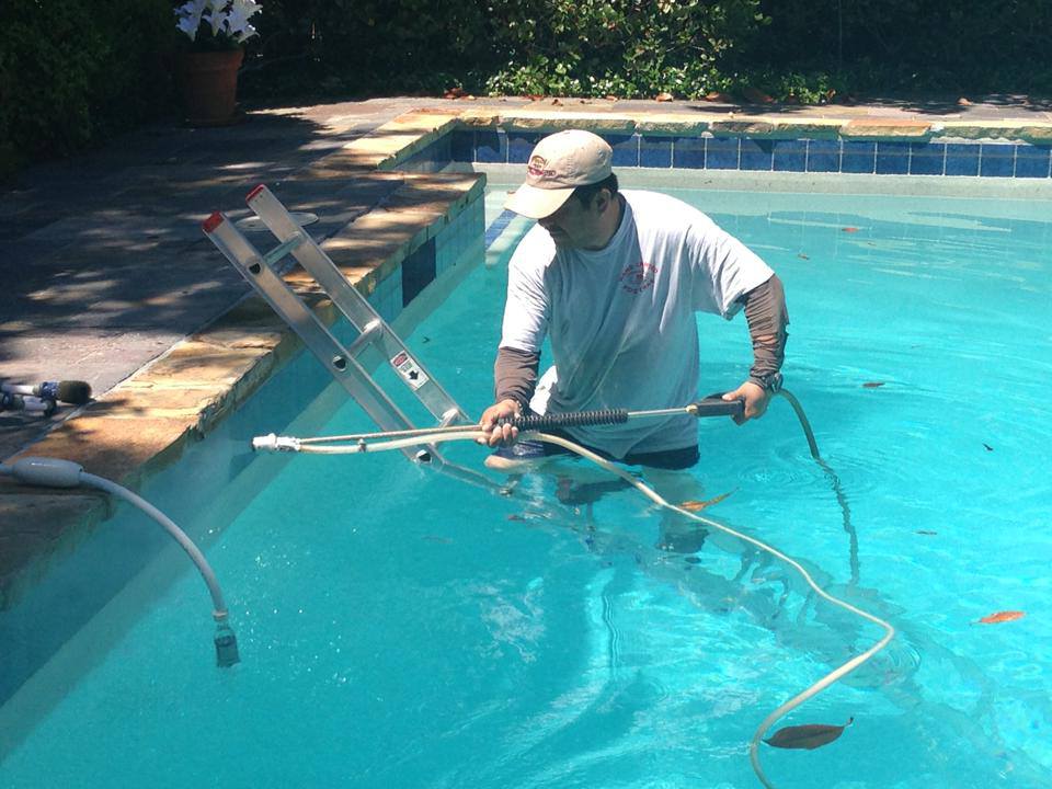 Pool Tile Cleaning